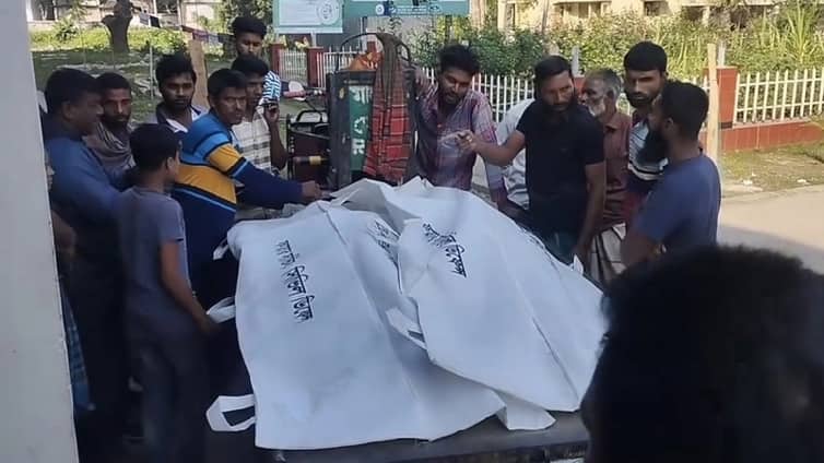 ঈদের দিন সকালে সড়কে ঝরল ২ প্রাণ