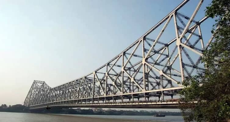 হাওড়া ব্রিজ কেন রাত ১২টার সময় বন্ধ রাখা হয়? জানলে চমকে উঠবেন Howrah Bridge