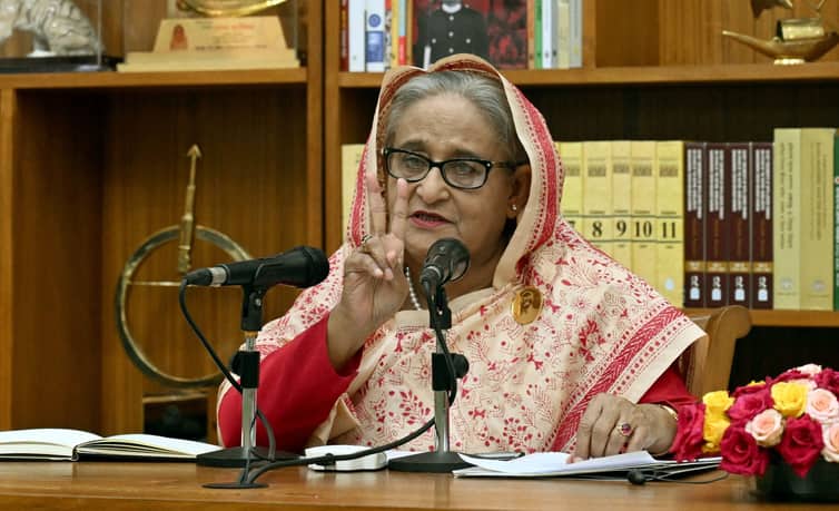 যারা দুর্নীতিতে জড়াচ্ছে তাদের কাউকে ছাড়ব না