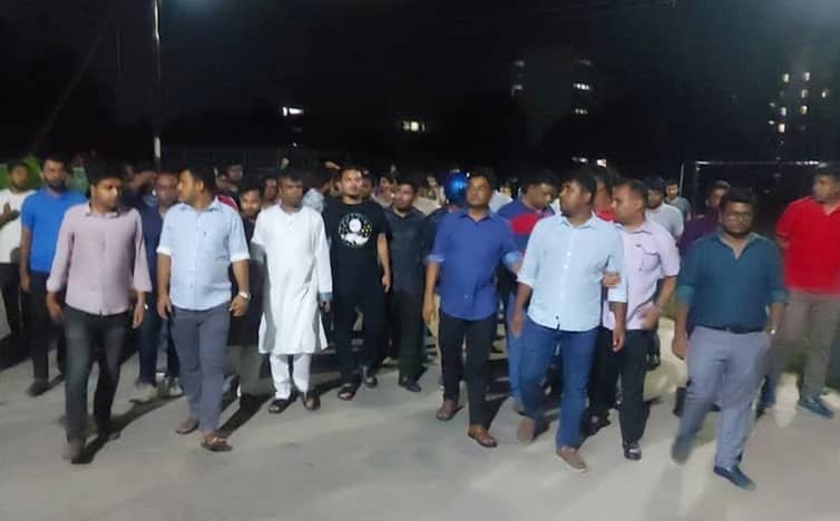 গভীর রাতে শেকৃবিতে ছাত্রলীগের শোডাউন