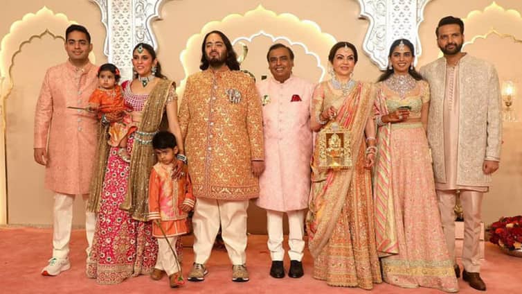 বিনা দাওয়াতে আম্বানির ছেলের বিয়েতে দুই ইউটিউবার, তারপর যা ঘটলো Ambani