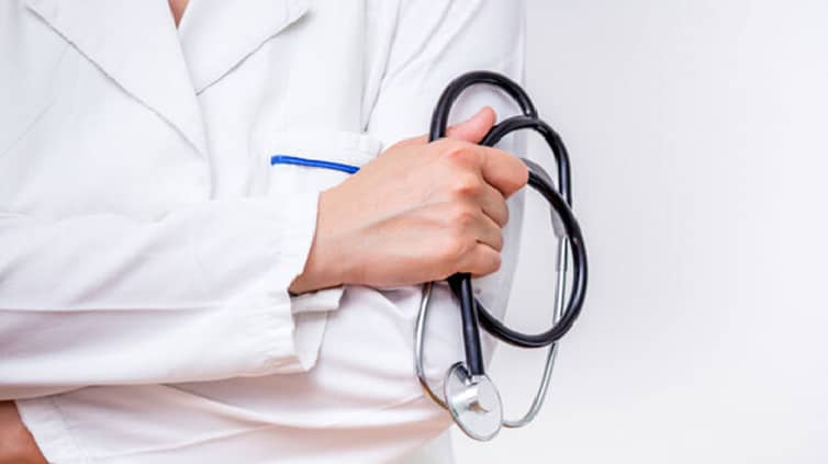 শরীরে দীর্ঘদিন অল্প অল্প জ্বর: কীসের ইঙ্গিত? Doctor