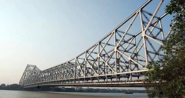 হাওড়া ব্রিজ কেন রাত ১২টার সময় বন্ধ রাখা হয়? জানলে চমকে উঠবেন Howrah Bridge