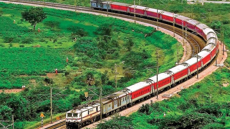 ভারতের কোন ট্রেনটি সবচেয়ে বেশি টাকা আয় করে ভারতীয় ট্রেন