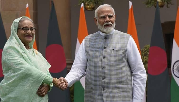 বাংলাদেশের চেয়ে হাসিনার ওপর অতিরিক্ত বিনিয়োগ ভারতের