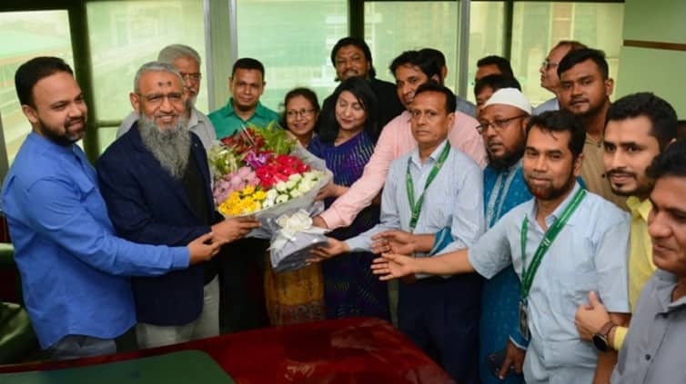 দেশে ফিরলেন সাবেক এমপি মোসাদ্দেক আলী ফালু
