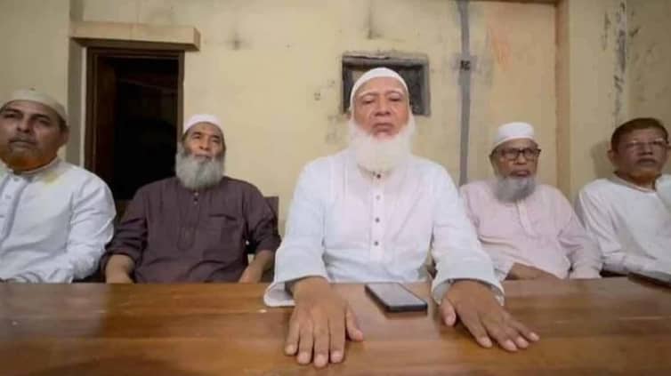 ১৪ বছর পর আজান দিয়ে কেন্দ্রীয় কার্যালয়ে ঢুকলেন জামায়াত নেতারা Jamayat