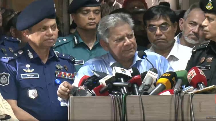 মিডিয়াকে কড়া হুঁশিয়ারি স্বরাষ্ট্র উপদেষ্টার, ‘চাটুকারিতা’ করলেই বন্ধ সাখাওয়াত হোসেন