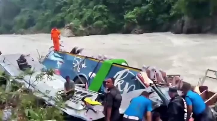 নেপালে সড়ক দুর্ঘটনায় নিহতের ৪১ জনই ভারতীয় নাগরিক নেপালে সড়ক দুর্ঘটনা