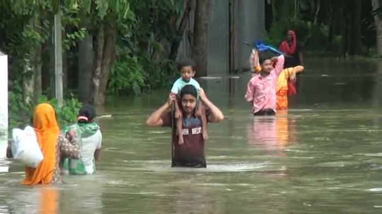 বন্যায় পানিবন্দি