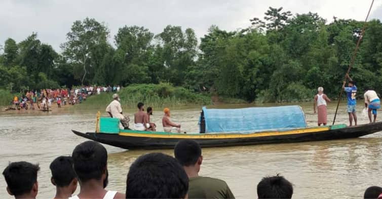 বাংলাদেশে পালিয়ে আসার পথে নৌকা ডুবে ৯ রোহিঙ্গার মৃত্যু বঙ্গোপসাগরে রোহিঙ্গা