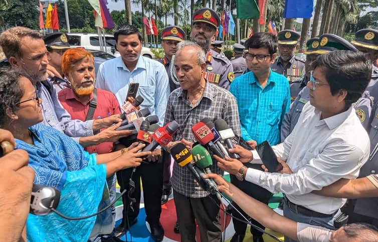 অনুপস্থিত পুলিশ সদস্যদের আর কর্মস্থলে যোগ দিতে দেওয়া হবে না