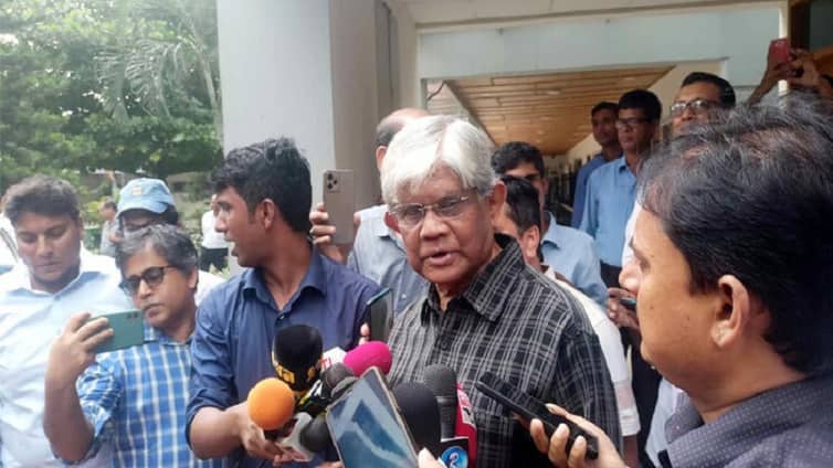 রাঘববোয়ালদের নিয়ে যা বললেন অর্থ উপদেষ্টা ড. সালেহউদ্দিন আহমেদ
