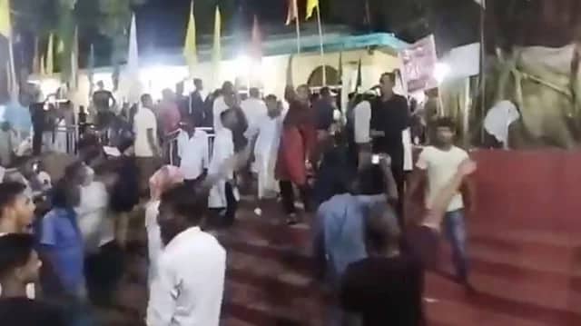 সিলেটে শাহপরাণ (রহ.) মাজারের ওরসে হামলা শাহপরাণ (রহ.) মাজার