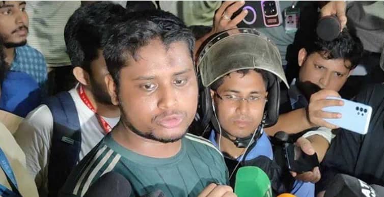 কক্সবাজারে হাসনাত আব্দুল্লাহর মোবাইল ফোন চুরি হাসনাত আব্দুল্লাহ'র মোবাইল ফোন চুরি