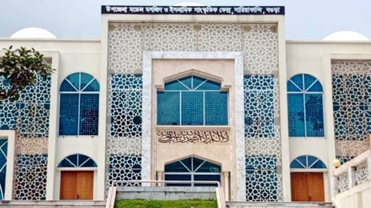 মডেল মসজিদ নিয়ে নানা বিতর্ক, নামাজ আদায় করছেন না মুসল্লিরা