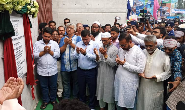 বেগম রোকেয়া বিশ্ববিদ্যালয়ের প্রধান ফটক উদ্বোধন করলেন উপদেষ্টা নাহিদ