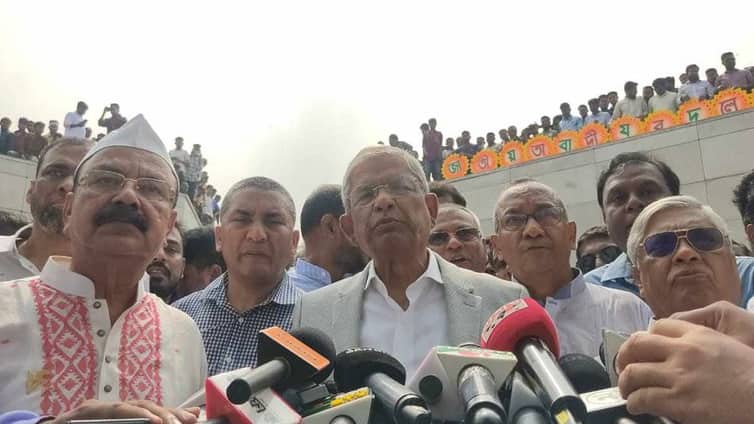 রাষ্ট্রপতি ইস্যু সাংবিধানিক প্রক্রিয়ায় হওয়া উচিত: মির্জা ফখরুল