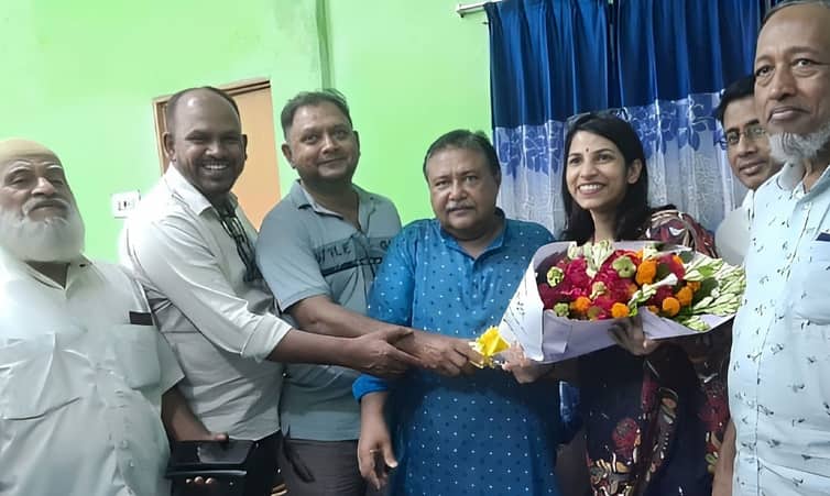 ‘মন খুলে অন্তর্বর্তী সরকারের সমালোচনা করুন’
