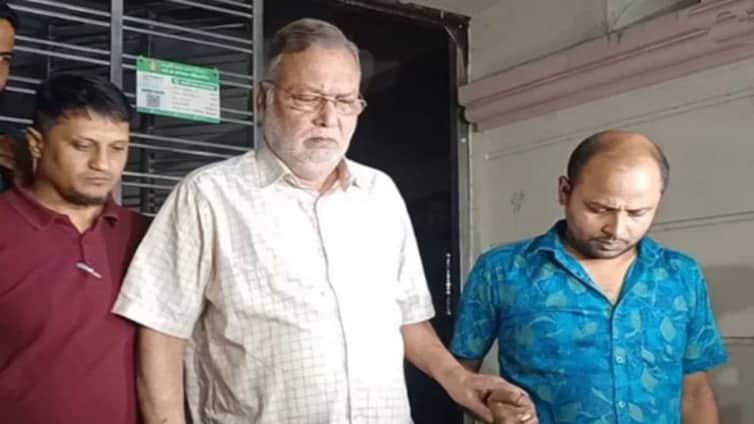 পুলিশের গাড়িতে তোলার সময় যা বললেন সাবেক কৃষিমন্ত্রী Abdus