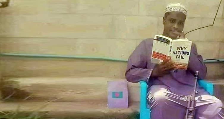 অ.স্ত্র.সহ হাসনাত আবদুল্লাহর এই ছবিটি কি সত্যিই আসল Hasnat Abdullah