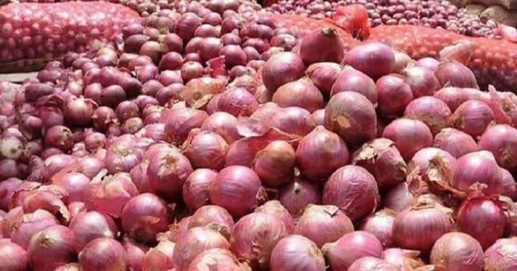 বন্দরেই অস্থির পেঁয়াজের বাজার Onion
