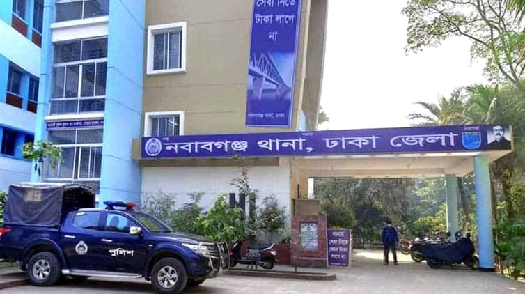 পুলিশ পরিচয়ে বাস থামিয়ে স্বর্ণসহ ৪৭ লাখ টাকা লুট, আটক ১ Thana