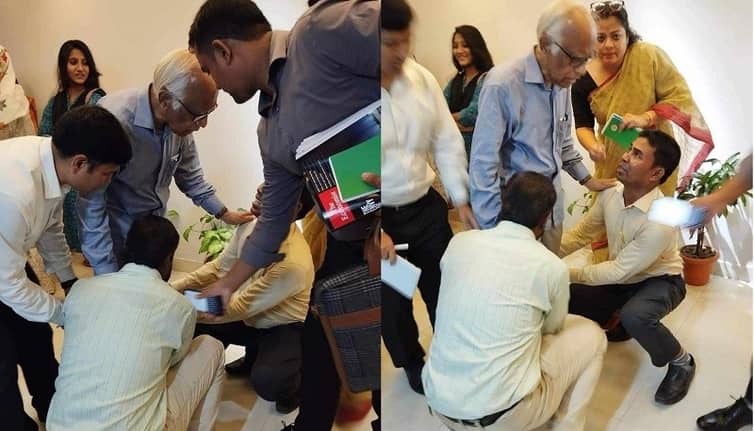 যে কারণে শিক্ষা উপদেষ্টার পা জড়িয়ে ধরে কাঁদলেন দুই শিক্ষক