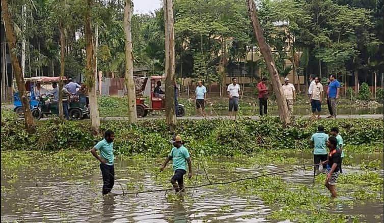 কুড়িগ্রামে যুব উন্নয়নের উদ্যোগে খাল পরিষ্কার khal