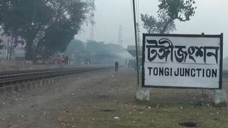 টঙ্গীতে ট্রেনে কাটা পড়ে ২ জন নিহত