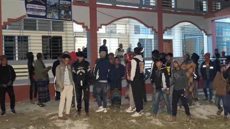রাতের অন্ধকারে মাদরাসায় নিয়োগ পরীক্ষার আয়োজন নিয়োগ পরীক্ষা