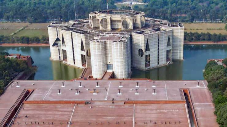 নতুন সরকারের শপথ