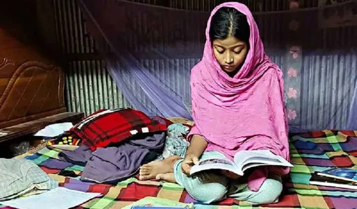 মানবিকের ছাত্রী পেল বাণিজ্য বিভাগের প্রবেশপত্র বাণিজ্য বিভাগের প্রবেশপত্র