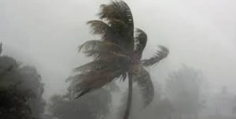 ঝড়ের আভাস