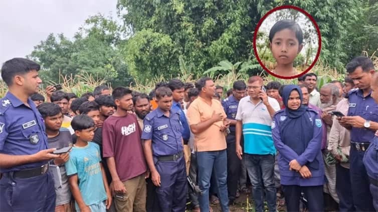 ভুট্টাক্ষেতের মাটি খুঁড়ে মিলল ৭ বছরের শিশুর বস্তাবন্দি মরদেহ ৭ বছরের শিশু