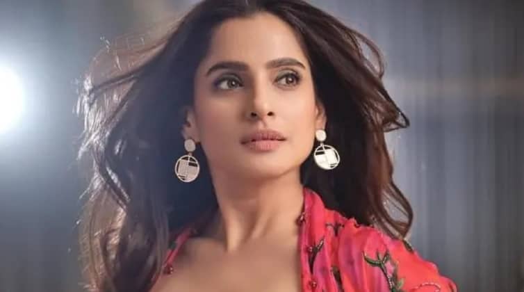 অভিনেত্রী প্রিয়া বাপট