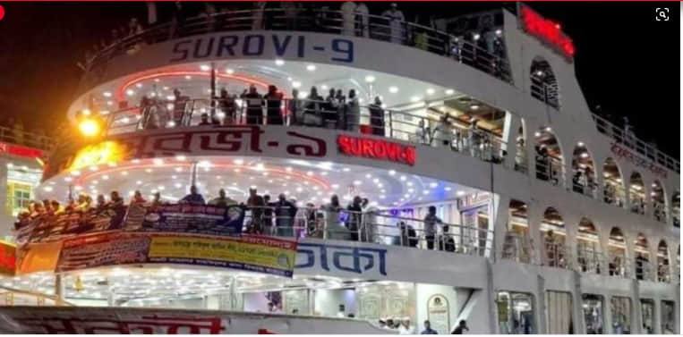 এবার মাঝরাতে মেঘনা নদীতে যাত্রীবাহী লঞ্চে আগুন