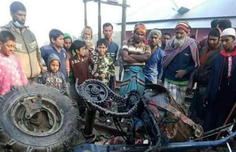 ছেলেকে বাঁচাতে নিজের প্রাণ উৎসর্গ করলেন বাবা