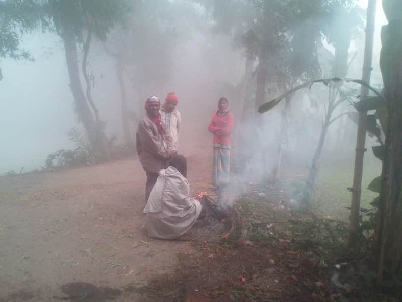 শৈত্যপ্রবাহে জনজীবন বিপর্যস্ত, থাকবে আগামীকালকেও