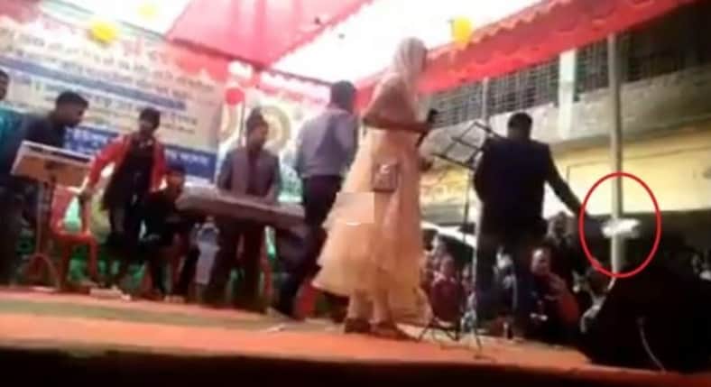 বঙ্গবন্ধুকে নিয়ে গান পরিবেশন করায় শিক্ষার্থী লাঞ্চিত