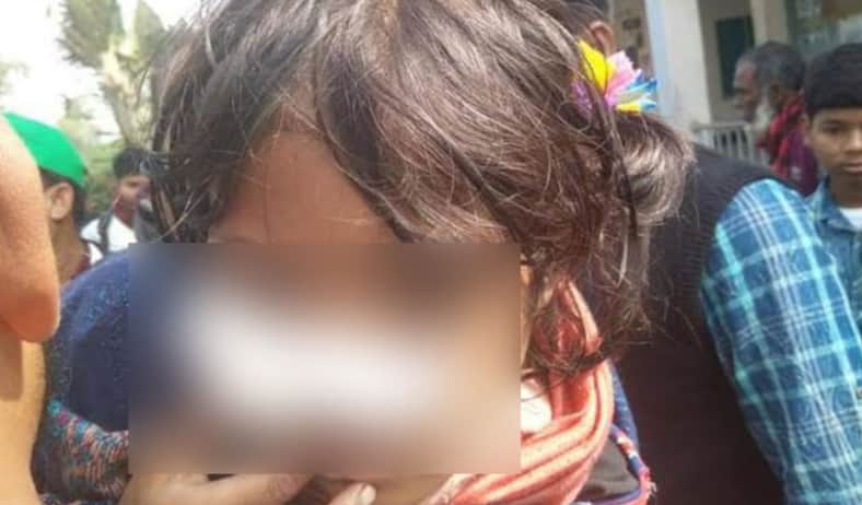 ঘুষি মেরে শিশুছাত্রীর নাক ফাটালেন শিক্ষক