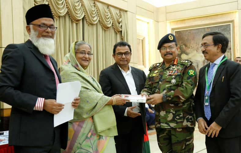 বঙ্গবন্ধু মেমোরিয়াল ট্রাষ্টকে ৫ কোটি টাকার চেক হস্তান্তর