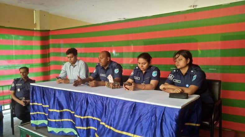 কালীগঞ্জে করোনা নিয়ে জনপ্রতিনিধিদের সাথে পুলিশের সচেতনতামূলক সভা