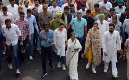 মুসলমানদের জন্য জীবন দিবো, কিন্তু মাথা নত করব না : মমতা ব্যানার্জী