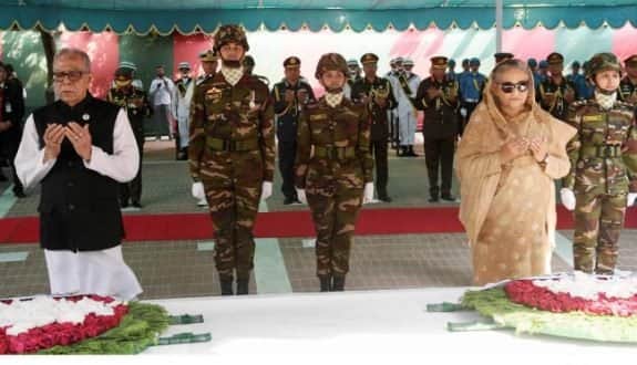 বঙ্গবন্ধুর সমাধিতে রাষ্ট্রপতি ও প্রধানমন্ত্রীর শ্রদ্ধা নিবেদন