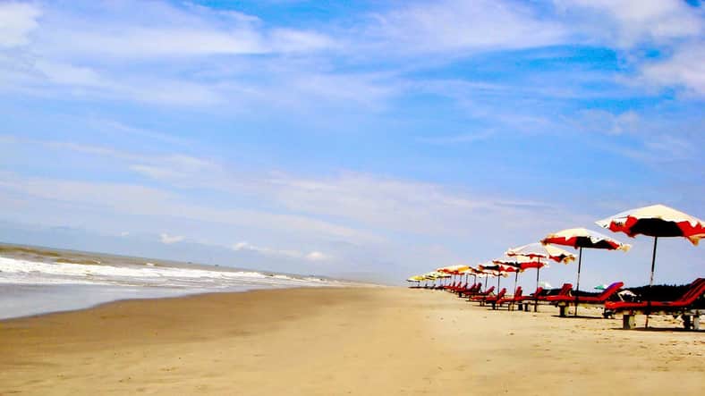 পর্যটকশূন্য বিশ্বের দীর্ঘতম সমুদ্র সৈকত