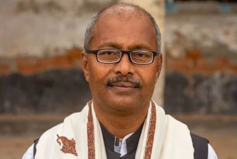 চাল চুরিতে হাতেনাতে আটক চেয়ারম্যানের পক্ষে আদালতে এমপি