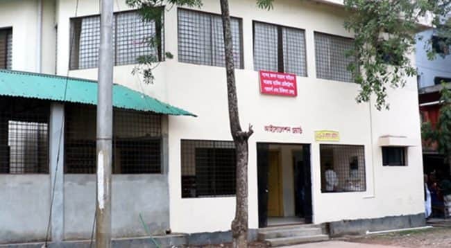 পাবনায় হাসপাতালের আইসোলেশন থেকে রোগীর পলায়ন, থানায় জিডি