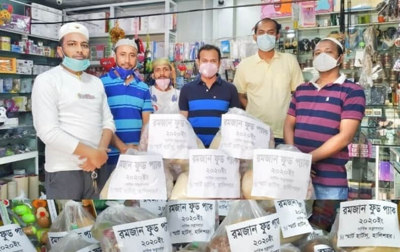 চট্টগ্রামে ১১০ কর্মহীন অসহায় পরিবারকে খাদ্যসামগ্রী দিল ‘স্মার্ট হার্টস’