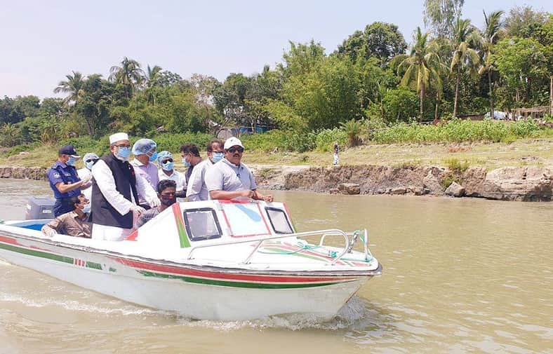 মানিকগঞ্জে নদী ভাঙন কবলিত এলাকা পরিদর্শনে পানি সম্পদ সচিব